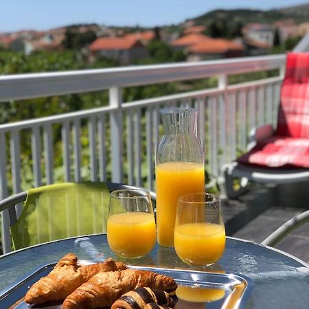 Apartmani Bolero - Obiteljski Odmor Vodice Exterior foto